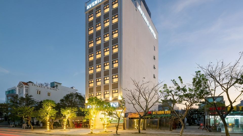 Avenis Hotel