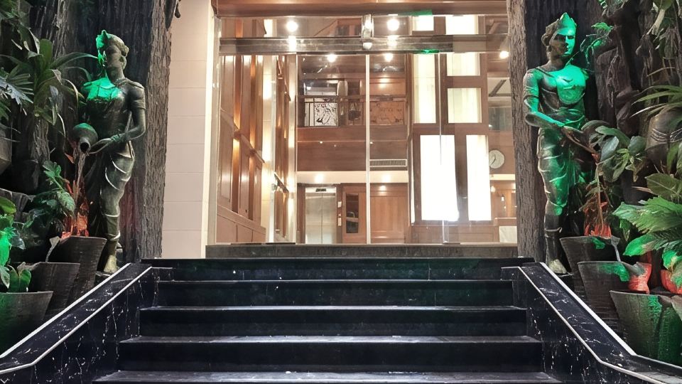 Gold Leaf Hotel