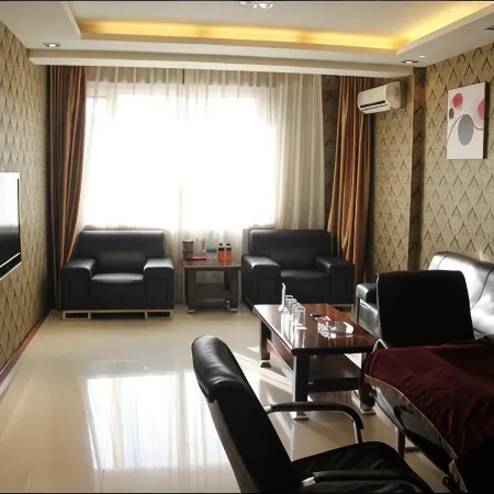 Chaoyang Junqi Business Hotel