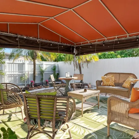 Fifa!  3 Miles to Miami Stadium. King Bed-Grill-Free Parking. Midpoint Location!