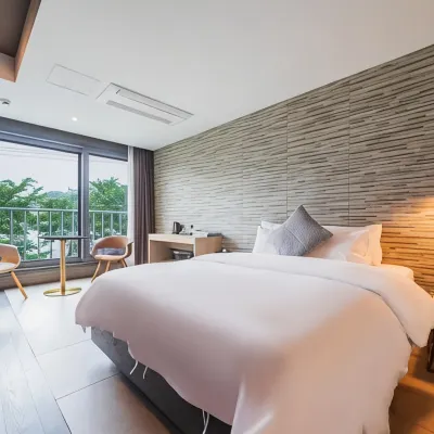 Yangpyeong Ggotpideon Geuhae Dalbit Hotels near Sonagi Gallery