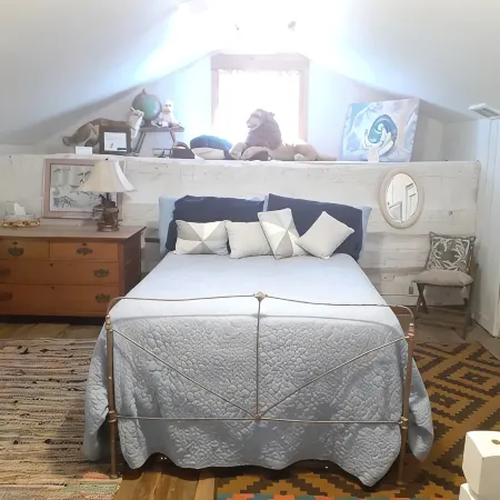 Red Fox Ridge Cabin Retreat - No Cleaning Fee. Relax and unwind