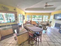 Beautiful 4 Br-2.5 Bath w/Office, on Golf Course Pool & Hot Tub Dog Friendly!