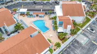 Charming 2-bedroom, 1.5-bath condo located on the intercoastal waterway - 3-Sterne