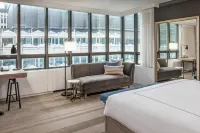 The Marquette Hotel, Curio Collection by Hilton - Parking