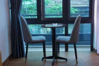 Four Seasons Holiday Hotel Hotels in 