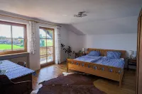 Großes Ländliches Haus mit Garten und Malerischem Ausblick, Beste Lage im Allgäu - 3-Star