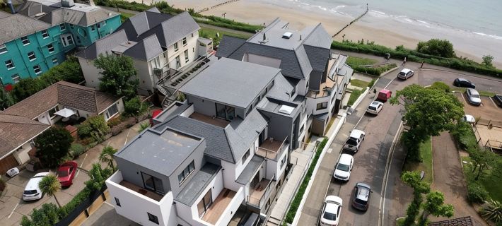 Balcony Seaview 2 bedroom luxury apartment. Coastal Retreat. 1 min walk to beach Hotels in Shanklin