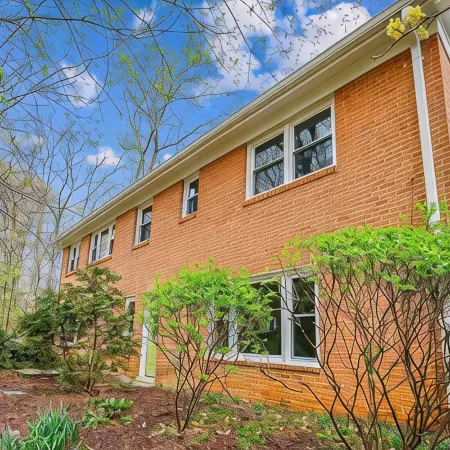 Oak House: Luxury Home in Silver Spring, Takoma Park; Close to DC, 4-Car Parking