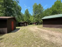 Mini Cabin Paradise -15 individual cabins with Access to Private Lake