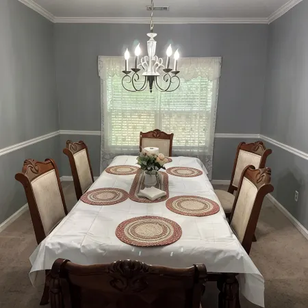Enjoyable 4-bedroom house  in Dallas. Great place for the family & friends