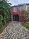 Relax in peace and comfort in a 1-bedroom Flat in Christ Church with WiFi, AC - 2-نجوم