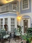 #11 2-bedroom apartment in historic Lorain, across from Palace Theatre. - 2-Star