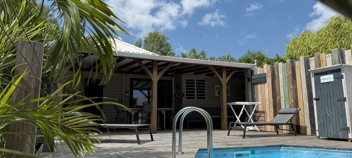 Villa ATOLA with swimming pool 800m from Le Diamant beach in Martinique. Hotels in Le Diamant
