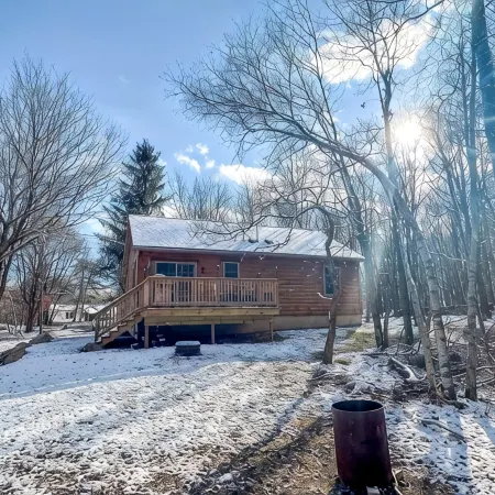 Modern Cozy 2-bedroom Cabin in Albrightsville w/ Wi-Fi, AC