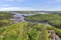 Peaceful place to recharge, within steps to Center Hill Lake! - 4-Star