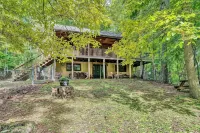 Secluded Mountain Cabin + Hottub