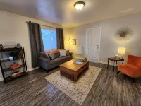 Modern Retro Retreat - Apartments