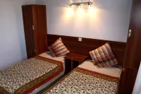 Holiday home with Private Heated Pool In Own Walled Grounds - Villas
