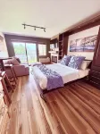 Amazing WATERFRONT GETAWAY with Views of Gorgeous Flathead Lake