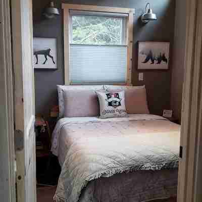 Entire House Tiny Home: close to cruise ship terminal and downtown Seward Rooms