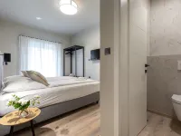 Villa LuiSole - Apartment °1 with heated saltwater pool, family-friendly Ξενοδοχεία στην πόλη Krk
