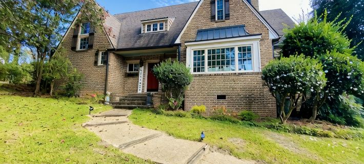 7th Ave Manor, Remodeled 1930’s Manor just minutes from Historic Downtown Laurel 로렐 호텔