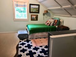 Historic Cottage. Winter Rate 1600 Month 11/1/26-6/1/26. 10 yr of Great Reviews!