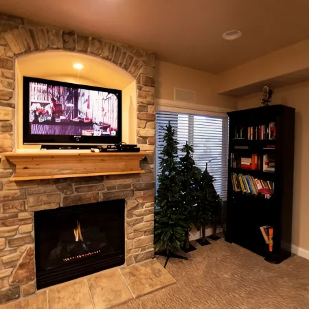 End of Summer Price Drop! Snowbasin Lakeside Luxury 3Bd.Hot Tub.Garage. 2300Sqft