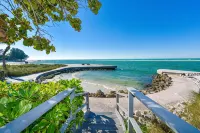 Beautiful Updated Siesta Key Condo,  Pool,  Beach, Fishing Pier in Sandy Cove 3