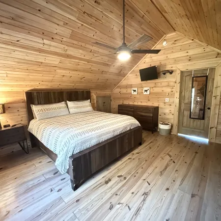 Hilltop Haven - Luxury Cabin w/ Mountain Views - Near NOC, Polar Express, Hiking