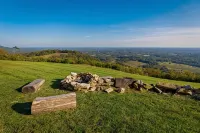 Mountain Cabin with 180 degree panoramic views just 15 minutes from Hanging Rock - Alppimaja