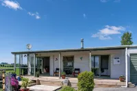 Fantail Cottage - 35mins to Raglan &15 mins to shopping centre.Farm outlook - 3-Star