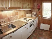 BEAUTYFULL COTTAGE WITH MOTORBOAT and CANOE Ξενοδοχεία στην πόλη Saffle