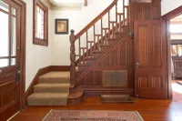 Historic Downtown House and Pool in Paso Robles Wine Country