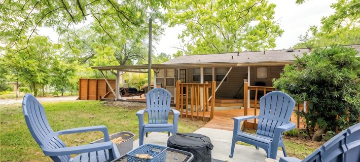 Convenient Cottage Unit w/grill close to Hospitals, Restaurants and Ft Moore Hotels in Columbus