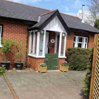 Delightful Detached Cottage close to Exeter, Dartmoor and the coast. Hotel Exterior