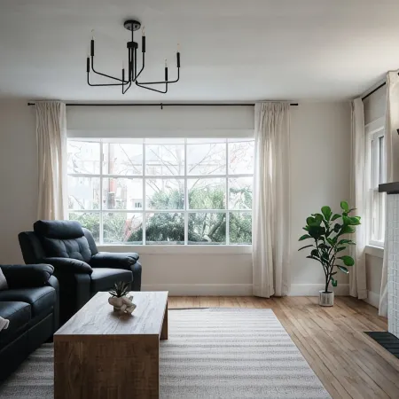 The Designers Apartment - 5 Minutes to Downtown