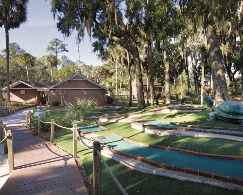 FUN Resort Studio Condo Close to Pool, Golf, Tennis, and Beach Hotels in Edisto Beach