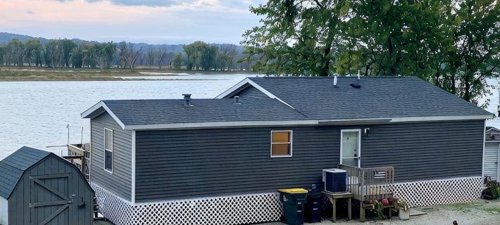 Waterfront River Home Hotels in Allamakee County