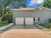The Centralized Haven 3 bedroom home restaurants, attractions & fun minutes away - 3-Star