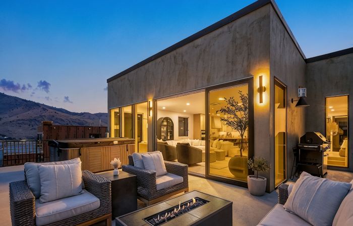 Lake Chelan Luxury Villa w/ Views•Private Beach•Marina•Pool•Spa•Sauna-Sleeps 24