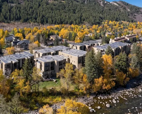 Riverfront 2BR2BA Condo. Sauna, Pool & Hot Tub. Minutes to Vail & Beaver Creek. Hotels in Eagle-Vail
