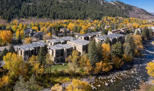 Riverfront 2BR2BA Condo. Sauna, Pool & Hot Tub. Minutes to Vail & Beaver Creek.