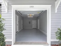 2 Min Walk to Downtown/King Bed /Golf Cart Rental/Pet Friendly! Hotels in Mount Dora