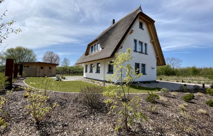 Holiday Home - Enjoy Rügen`s coast in the new maritime country house!