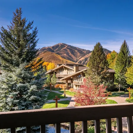 Beautiful Sun Valley Lodge II Penthouse, Sleeps 8 with Amazing Views of Baldy