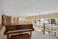 New Dock, Sailors Valentine Beach House, and Hot Tub! - Wifi