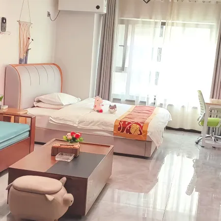 Yahong Homestay (Lanzhou Zhonghai Plaza)