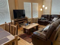Cozy Cabin with Modern Amenities (Pet Friendly)